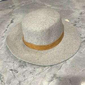 Gray Felt Anthropologie hat! Brand New!